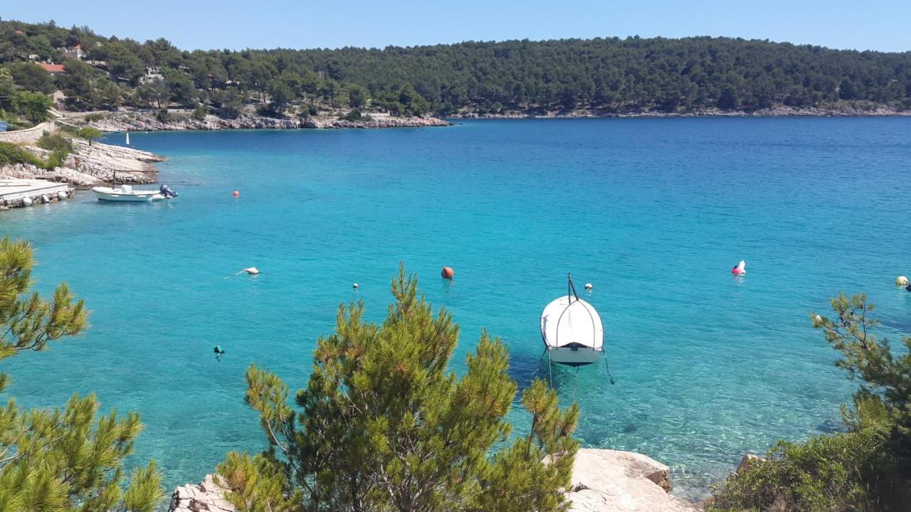 Villa Sun Garden - 4 Star Villa With Heated Swimming Pool, Quiet Bay, Bbq, 50M From The Sea Milna  Eksteriør billede